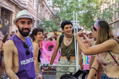 In 50 ballano con Elodie. Maxi concerto con carri e colori al Roma Pride