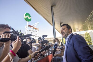 Salvini a Mosca, l’ambasciata russa: “Abbiamo pagato il volo”