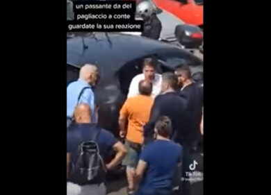 “Assassino traditore corrotto”, Conte insultato a Taranto. VIDEO