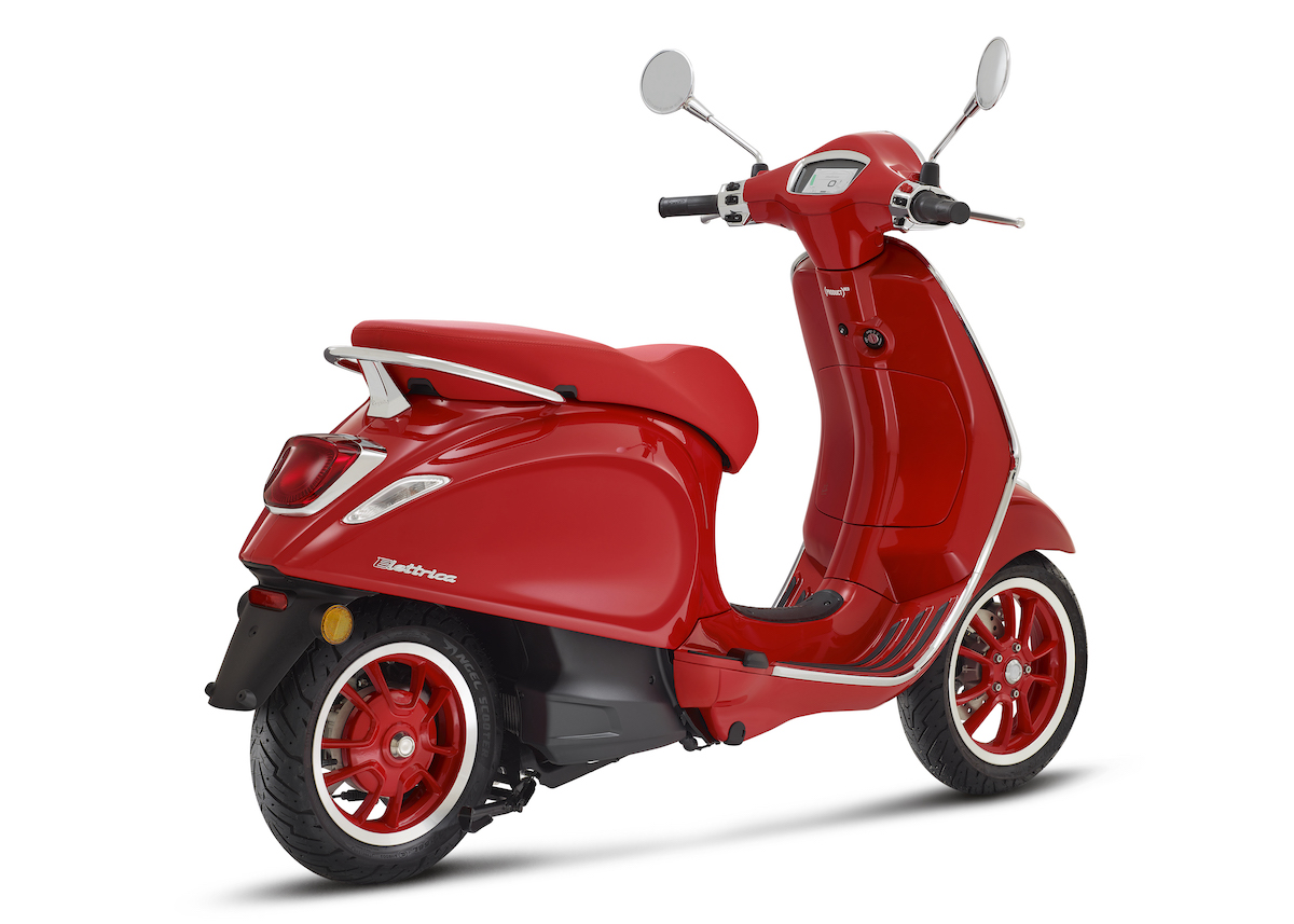 Vespa Elettrica sostiene la lotta di (Red) contro le pandemie Vespa Elettrica sostiene la lotta di (Red) contro le pandemie