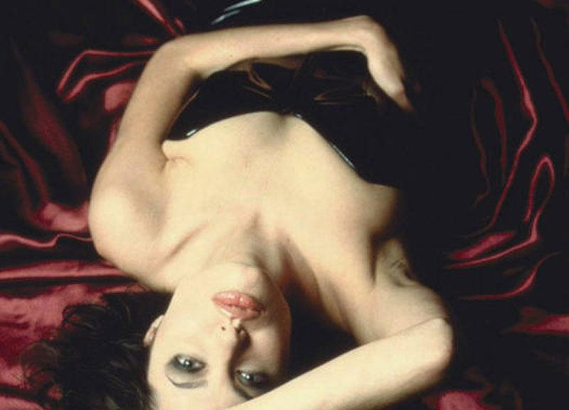 Max Pezzali confessa: “Scartammo Angelina Jolie per il film Jolly Blue” Max Pezzali confessa: “Scartammo Angelina Jolie per il film Jolly Blue”