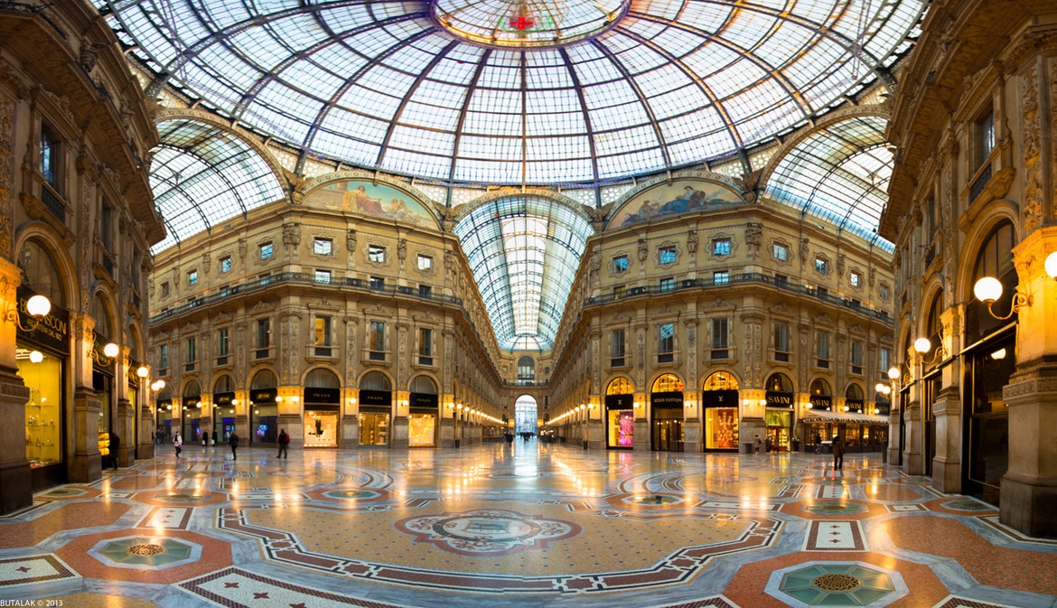 Milano, Galleria: il comune dovrà restituire 751mila euro a Versace Milano, Galleria: il comune dovrà restituire 751mila euro a Versace