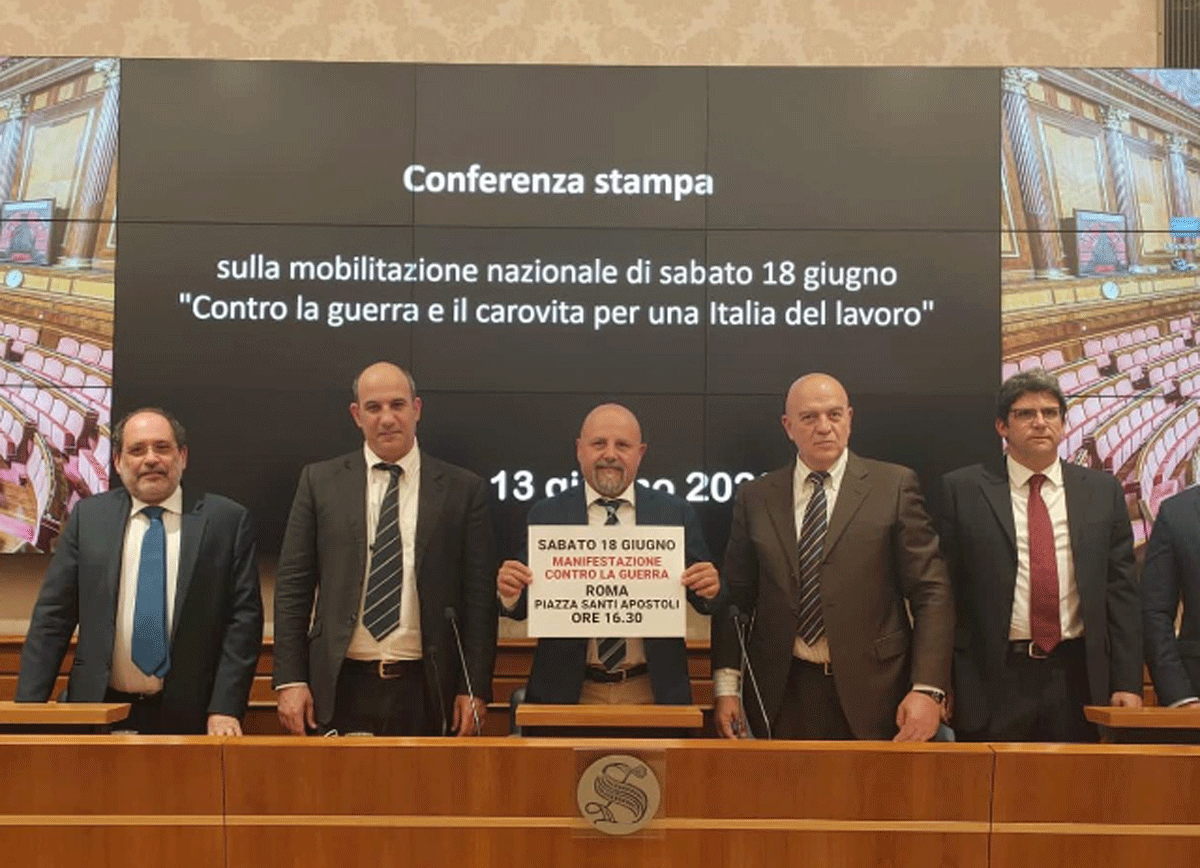 Sabato in piazza contro la guerra e contro Draghi Sabato in piazza contro la guerra e contro Draghi