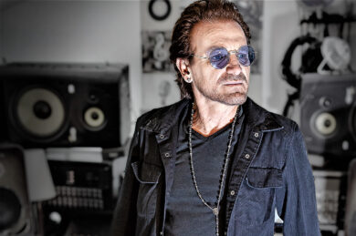 Ma quello è davvero Bono degli U2? Chi è Pavel Sfera, il suo sosia numero 1