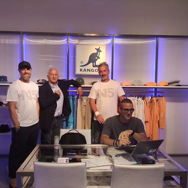 Rino Petino con Number 15 per la gestione della licenza Kangol in South Europe Rino Petino con Number 15 per la gestione della licenza Kangol in South Europe