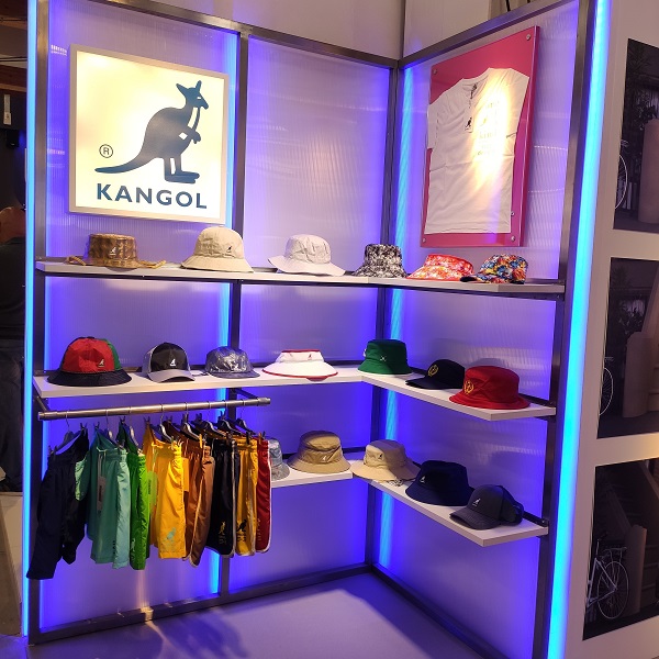 Rino Petino con Number 15 per la gestione della licenza Kangol in South Europe Rino Petino con Number 15 per la gestione della licenza Kangol in South Europe