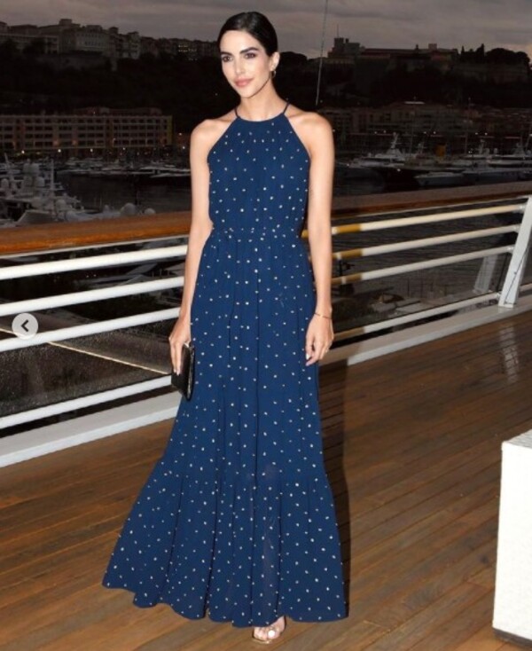 Raoul Bova e la “manina” di Rocio Morales: “Don Matteo” resta a bocca aperta