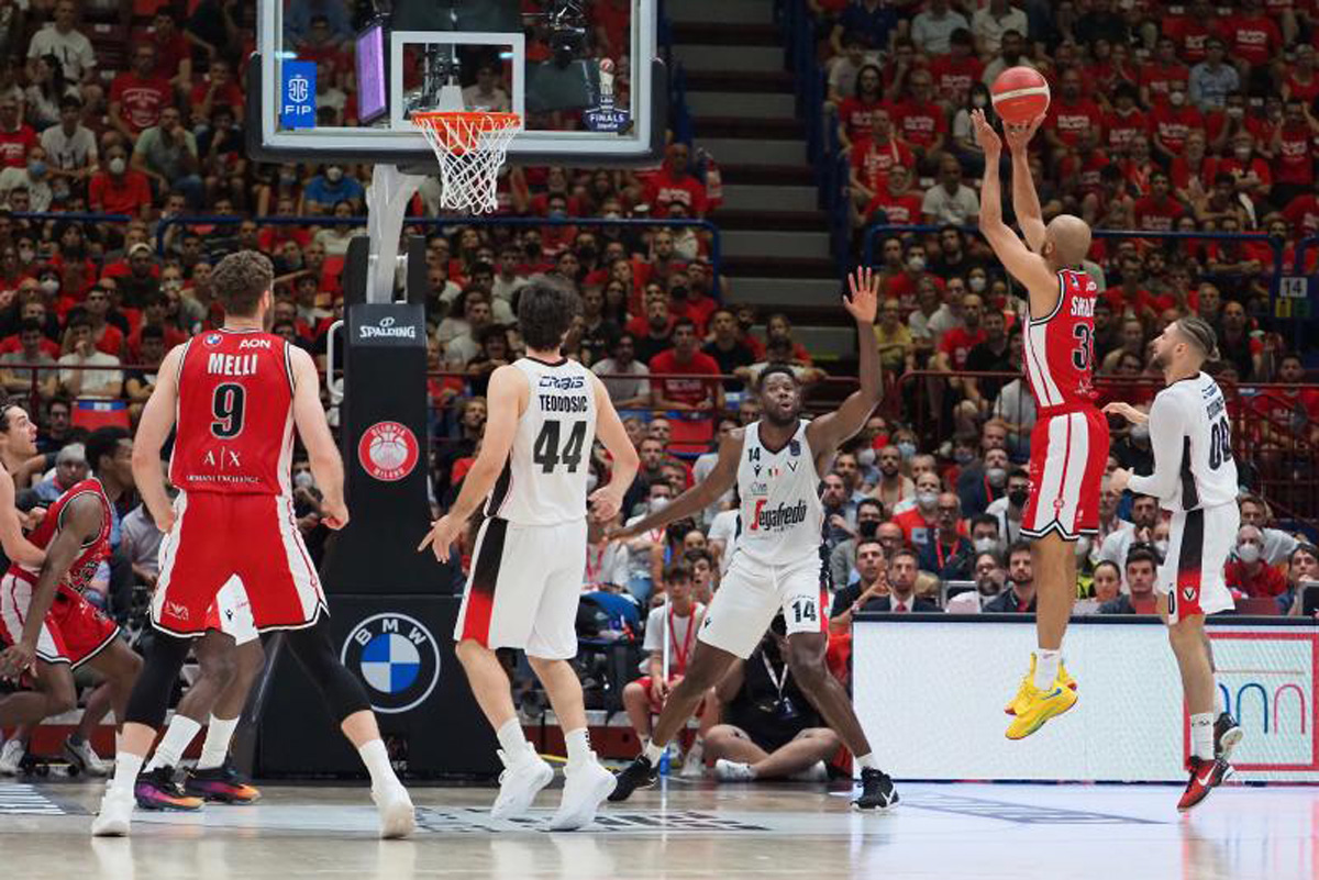 Galleria foto 'Olimpia Milano show, Shields e super difesa: Virtus Bologna travolta al Forum' - foto 1