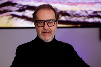 Spadafora-Coletta, abbraccio affettuoso: incontro tra amici alle nozze di Matano