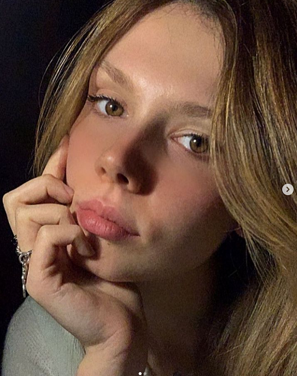 Gf Vip, Signorini vuole Evelina Sgarbi: la figlia del critico si concederà? Gf Vip, Signorini vuole Evelina Sgarbi: la figlia del critico si concederà?