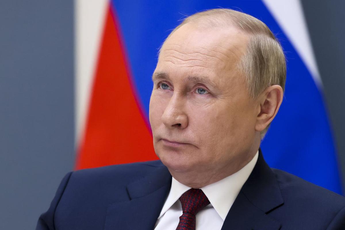 Aziende italiane da Putin. “Davos russa”, presenti Unicredit e Confindustria Aziende italiane da Putin. “Davos russa”, presenti Unicredit e Confindustria