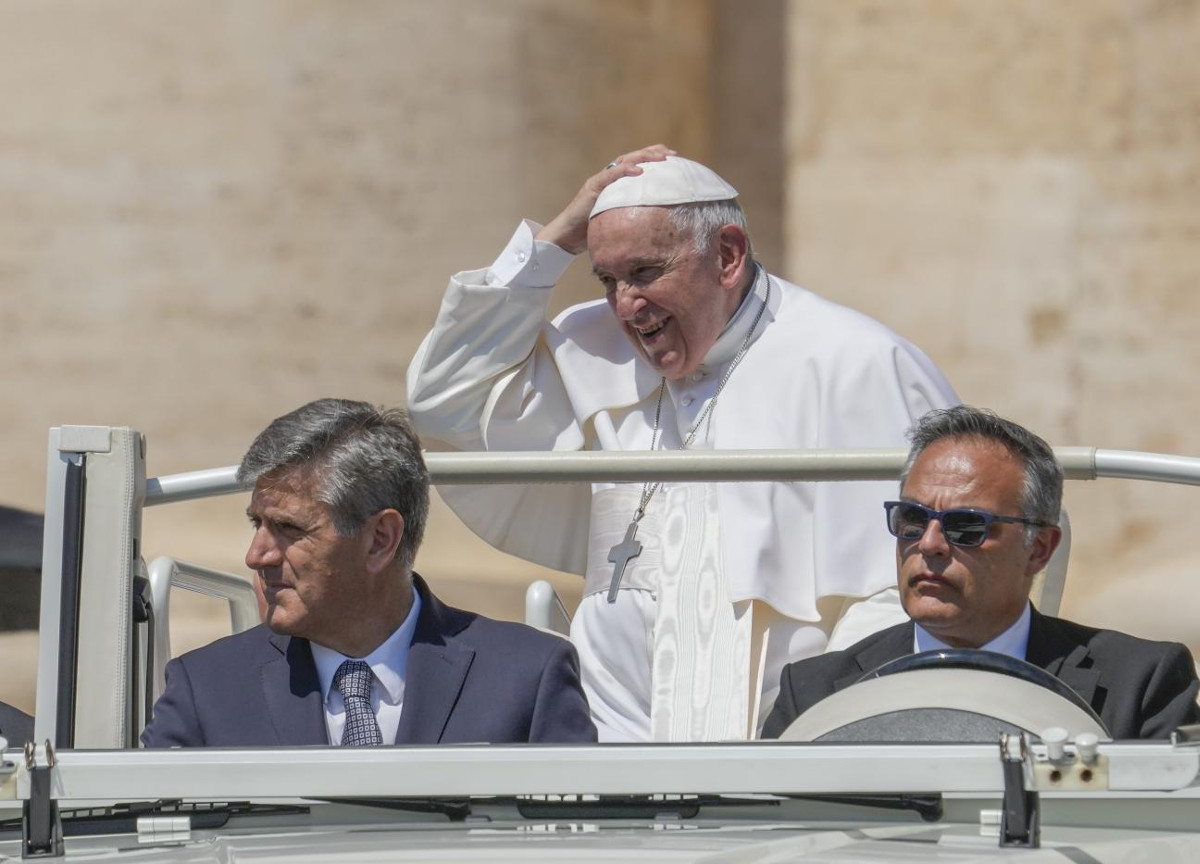 “Sesso prima delle nozze? Sì, ma solo di qualità”. Un vescovo risponde al Papa “Sesso prima delle nozze? Sì, ma solo di qualità”. Un vescovo risponde al Papa
