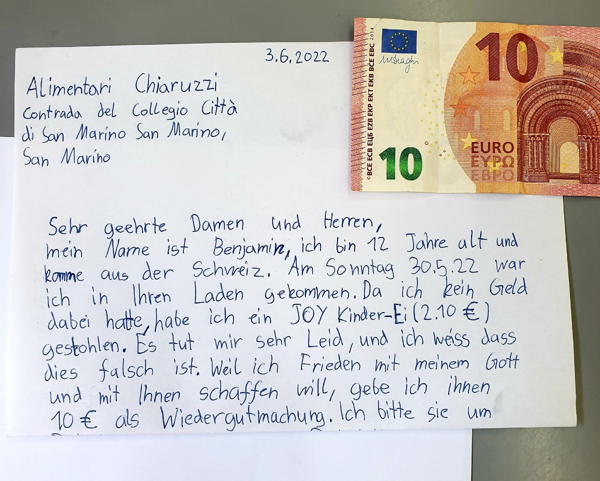 San Marino: 12enne ruba un ovetto Kinder, si pente e invia la lettera di scuse San Marino: 12enne ruba un ovetto Kinder, si pente e invia la lettera di scuse