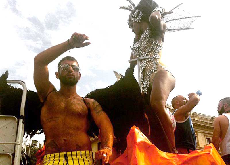 Gay pride e sfilate in tutta Italia: aumentano gli insulti social omofobi Gay pride e sfilate in tutta Italia: aumentano gli insulti social omofobi