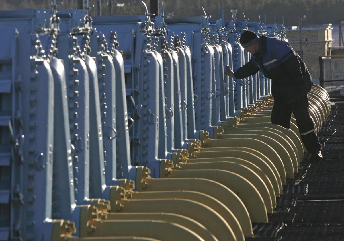 Italia, non va tutto bene: tra 10 giorni rischio razionamento di gas e luce Italia, non va tutto bene: tra 10 giorni rischio razionamento di gas e luce