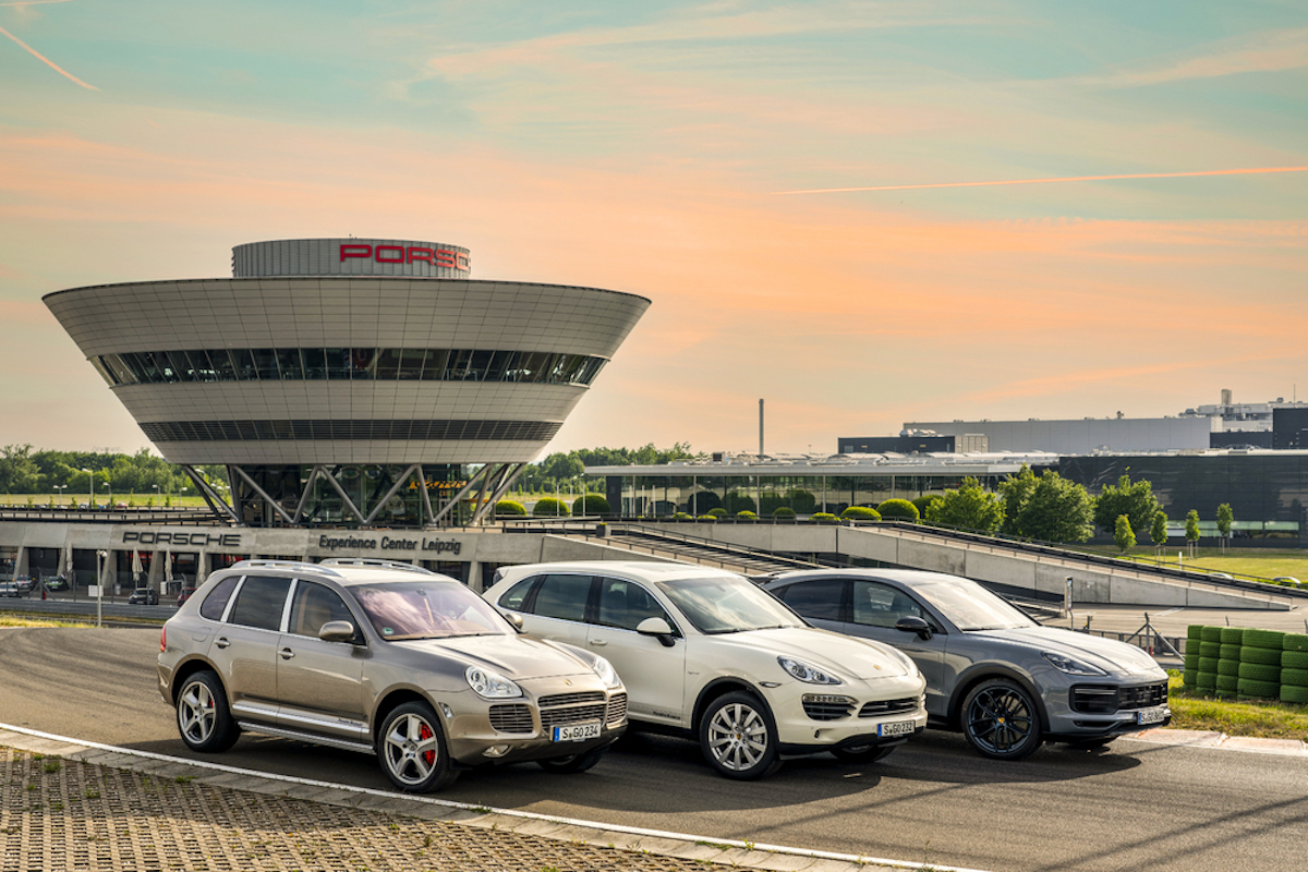 Porsche Cayenne compie vent’anni: tre generazioni di straordinario successo Porsche Cayenne compie vent’anni: tre generazioni di straordinario successo