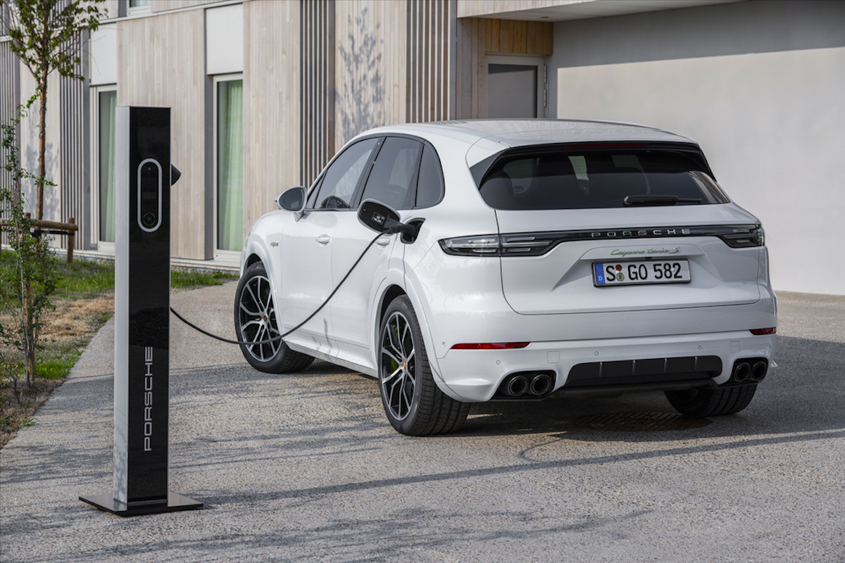 Porsche Cayenne compie vent’anni: tre generazioni di straordinario successo Porsche Cayenne compie vent’anni: tre generazioni di straordinario successo