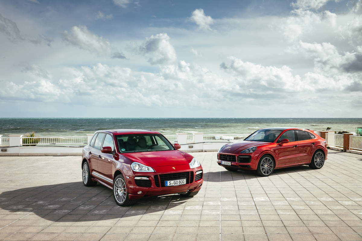 Porsche Cayenne compie vent’anni: tre generazioni di straordinario successo Porsche Cayenne compie vent’anni: tre generazioni di straordinario successo