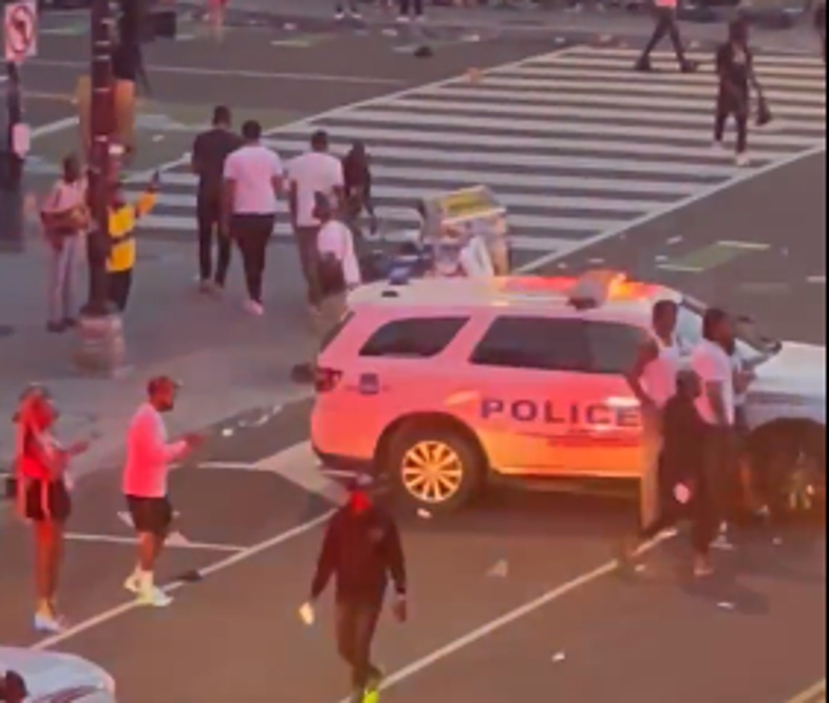 Usa, doppia sparatoria a Washington Dc: morti due minorenni – VIDEO Usa, doppia sparatoria a Washington Dc: morti due minorenni – VIDEO