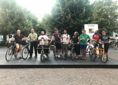 Ciclabile sul Ponte della Ghisolfa, presidio a Palazzo Marino. FOTO