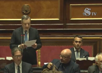 Ucraina, Draghi ignora il M5S. L’Italia continuerà a inviare armi a Kiev