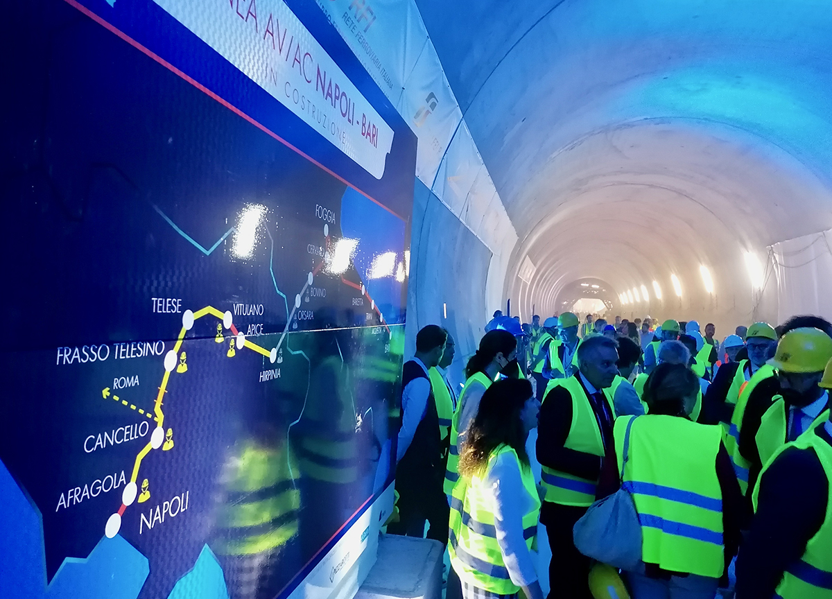 FS Italiane avanza sulla linea Alta Velocità Napoli-Bari FS Italiane avanza sulla linea Alta Velocità Napoli-Bari