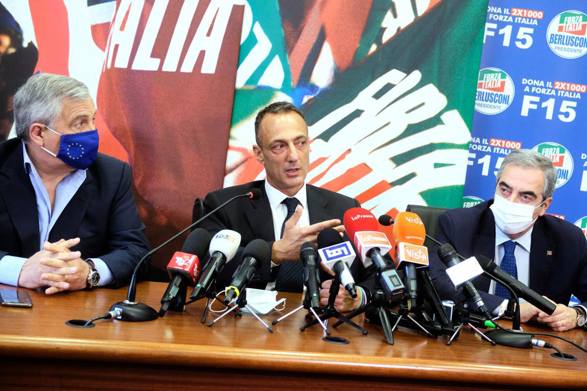 Scissione M5s: “Meglio il dibattito sulla pizza”. De Vito-Di Maio: la vendetta Scissione M5s: “Meglio il dibattito sulla pizza”. De Vito-Di Maio: la vendetta