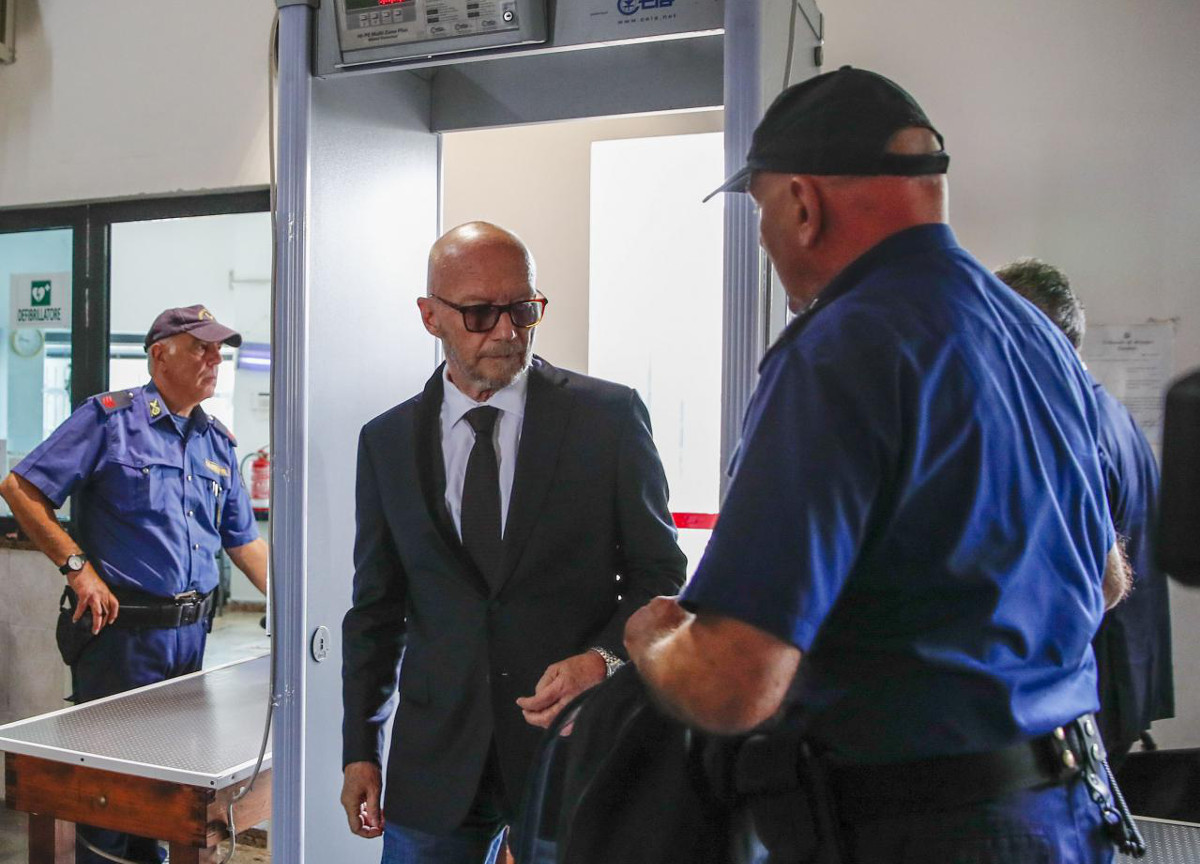 Haggis resta ai domiciliari. “Incapace di controllare i suoi istinti sessuali”