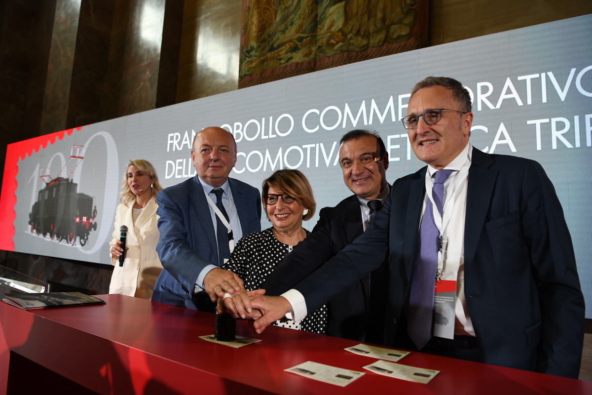 FS Italiane, un francobollo per i 100 anni della locomotiva E.431 FS Italiane, un francobollo per i 100 anni della locomotiva E.431