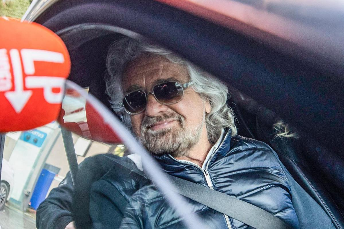 M5s, la rabbia di chi resta: “Grillo ci ha abbandonato. E’ furioso con Conte” M5s, la rabbia di chi resta: “Grillo ci ha abbandonato. E’ furioso con Conte”