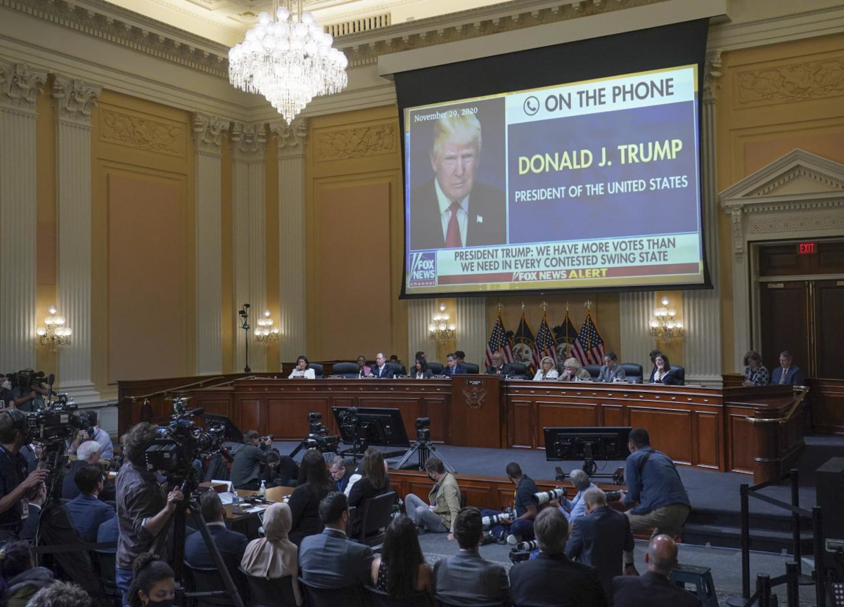 Processo Trump, l’accusa. “Un satellite italiano ha trasferito voti a Biden”