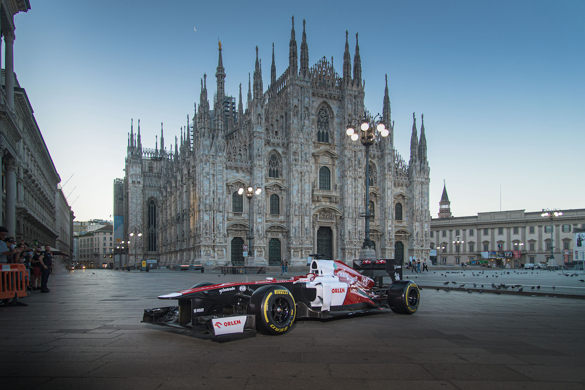Alfa Romeo sveglia Milano con la F1 Alfa Romeo sveglia Milano con la F1