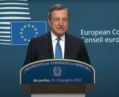Draghi: “Siamo meno dipendenti dalla Russia. Ue: serve price cap”