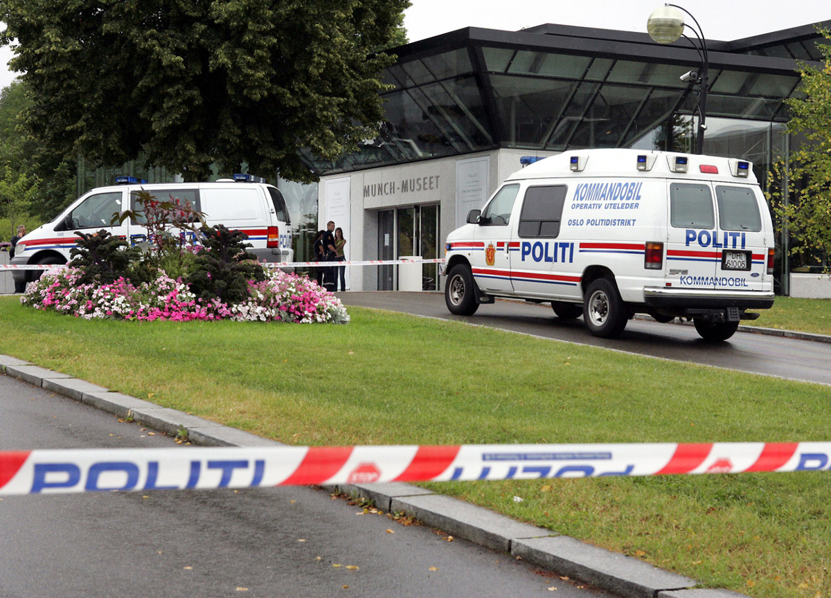 Norvegia, a Oslo attentato in un locale gay: due morti, arrestato un iraniano Norvegia, a Oslo attentato in un locale gay: due morti, arrestato un iraniano