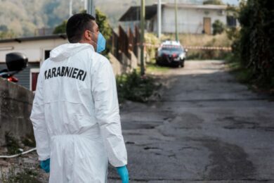 Femminicidio a Rimini, cranio sfondato con la mazzetta: arrestato il marito