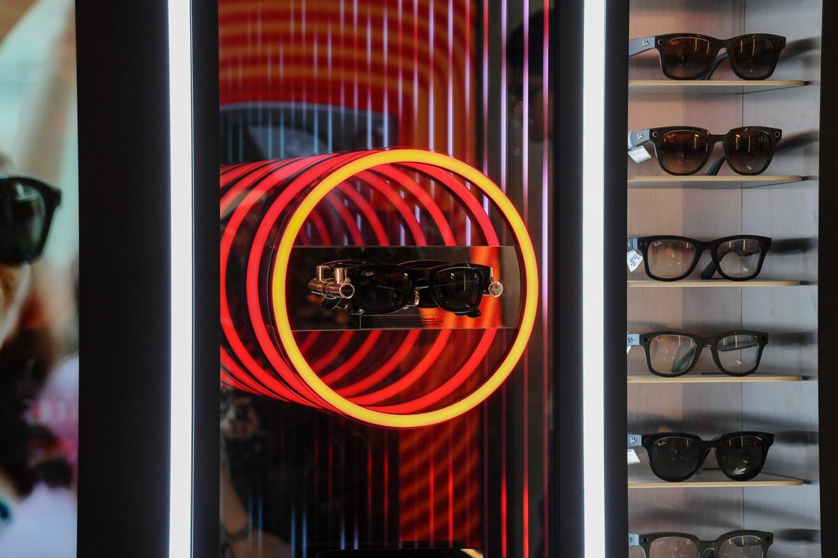 EssilorLuxottica e Meta: ecco i nuovi Smart Glasses Ray-Ban Stories EssilorLuxottica e Meta: ecco i nuovi Smart Glasses Ray-Ban Stories