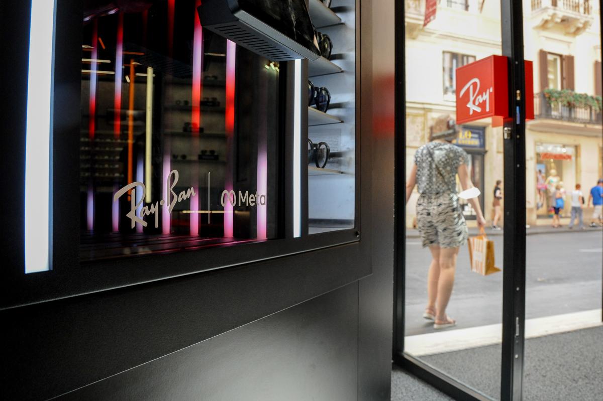 EssilorLuxottica e Meta: ecco i nuovi Smart Glasses Ray-Ban Stories EssilorLuxottica e Meta: ecco i nuovi Smart Glasses Ray-Ban Stories