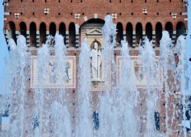 Siccità, Milano chiude decine di fontane: “Segnale senza precedenti”
