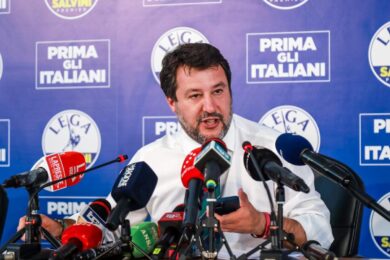 Foggia, bracciante muore tra le fiamme: l’ipocrisia di sinistra contro Salvini