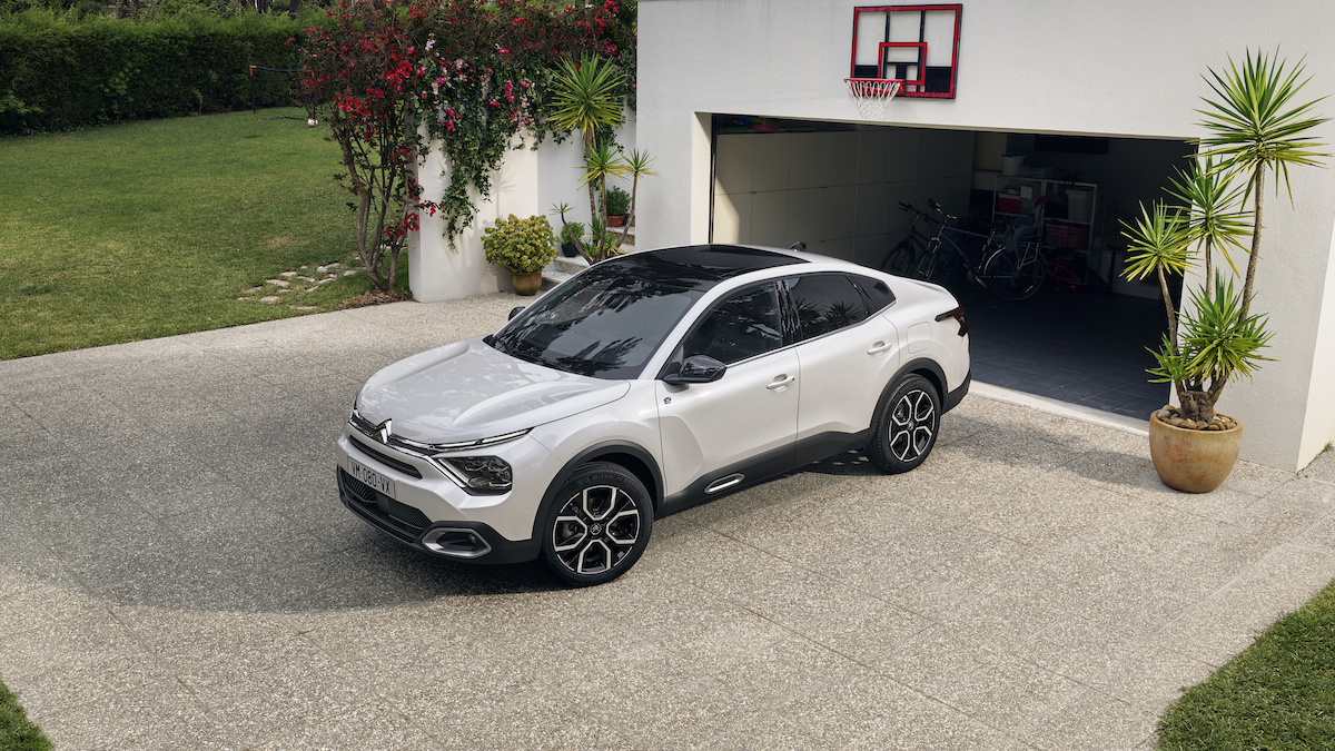 Citroen svela la nuova C4 X e nuova e-C4 X 100% elettrica Citroen svela la nuova C4 X e nuova e-C4 X 100% elettrica