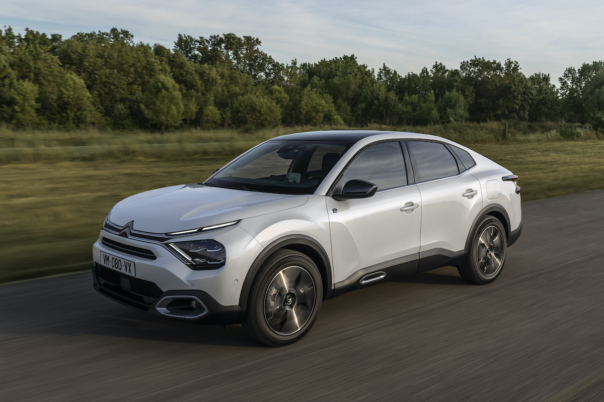 Citroen svela la nuova C4 X e nuova e-C4 X 100% elettrica Citroen svela la nuova C4 X e nuova e-C4 X 100% elettrica