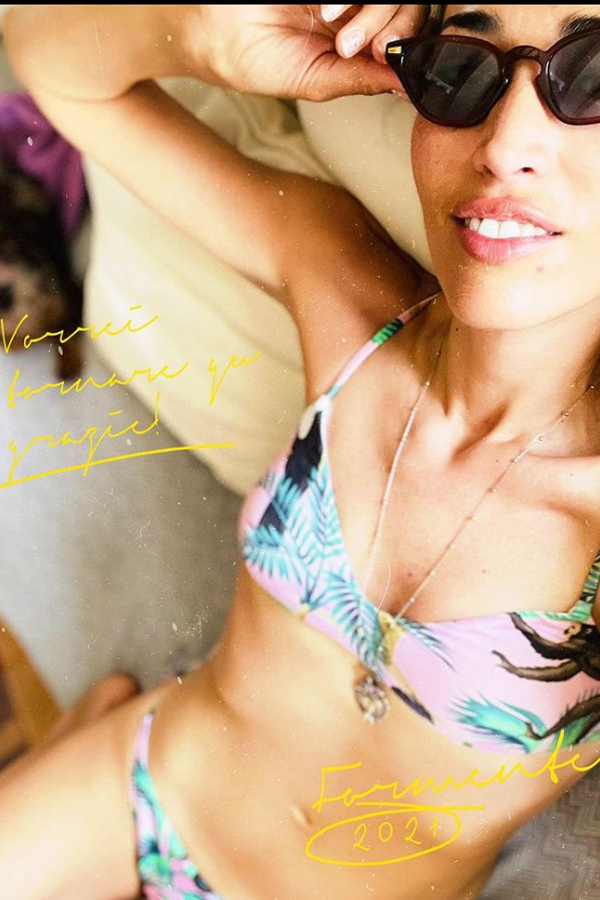 Nina Zilli incanta i fan: “Ma da giovane mi sentivo un mostro” – FOTO Nina Zilli incanta i fan: “Ma da giovane mi sentivo un mostro” – FOTO