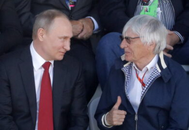 Bernie Ecclestone difende Putin: “Mi farei sparare per lui”. E’ bufera