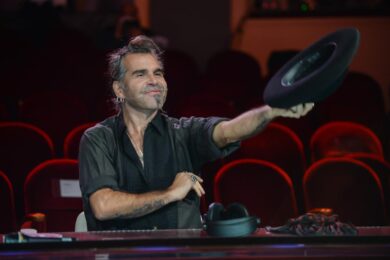 Piero Pelù morto in una vasca. L’installazione del Museo del Cinema di Milano