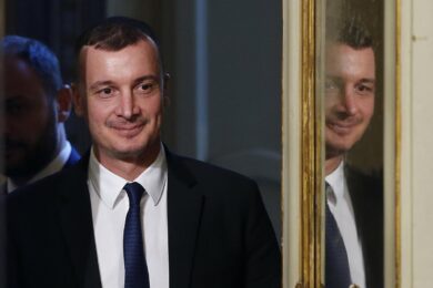 M5s, Casalino e la nota d’addio al governo nel sushi bar. “Zitto, ti sentono”
