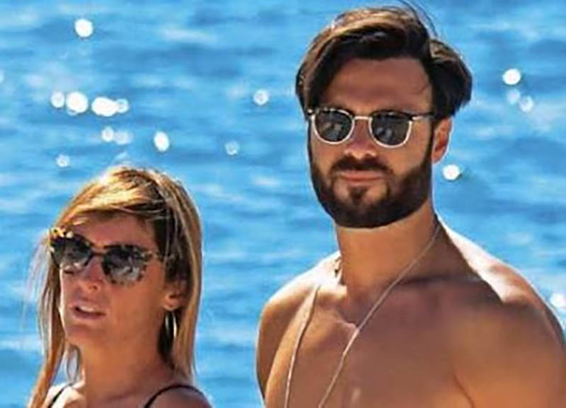 Il matrimonio è salvo: baci appassionati tra Boschi e Berruti – FOTO Il matrimonio è salvo: baci appassionati tra Boschi e Berruti – FOTO