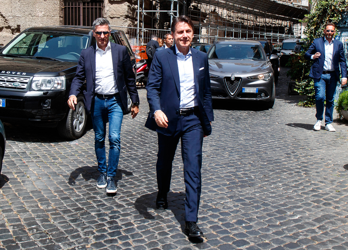 “Grillo si è stufato del Movimento”. Strategia della costruzione e distruzione “Grillo si è stufato del Movimento”. Strategia della costruzione e distruzione
