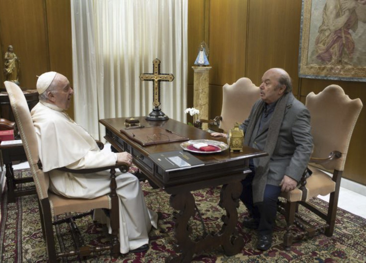 Lino Banfi: “Ho chiesto al Papa di morire insieme a mia moglie” Lino Banfi: “Ho chiesto al Papa di morire insieme a mia moglie”
