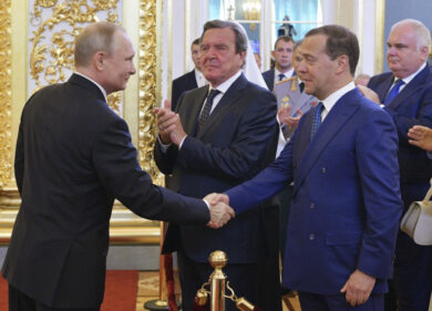 Nono oligarca russo legato a Gazprom trovato morto. Ancora una lettera d’addio