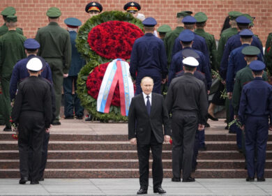 Putin sbeffeggia l’Occidente: “Fermarci? Ma se non abbiamo nemmeno iniziato”